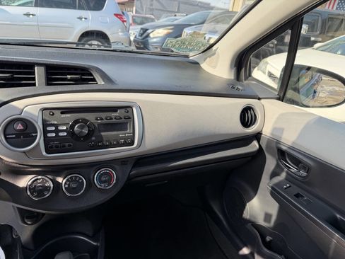 Used 2012 Toyota Yaris LE image 8