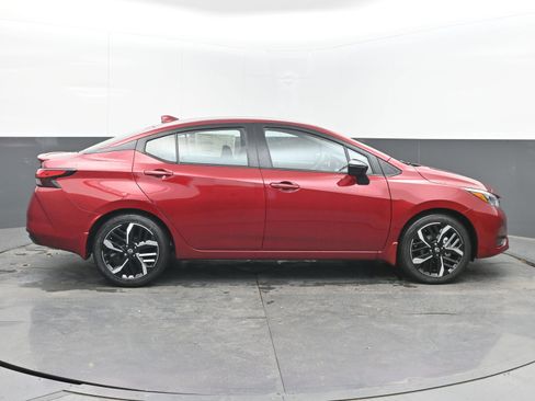 New 2025 Nissan Versa SR image 8