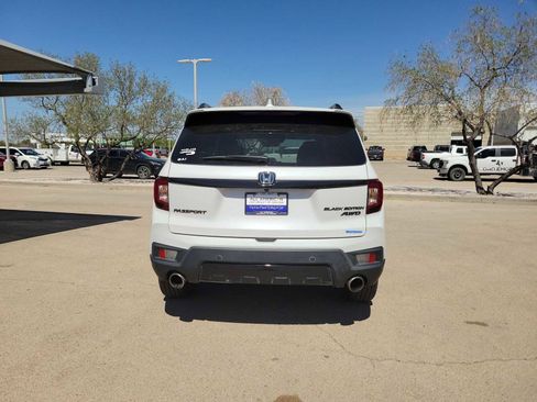 Used 2025 Honda Passport Black Edition image 7