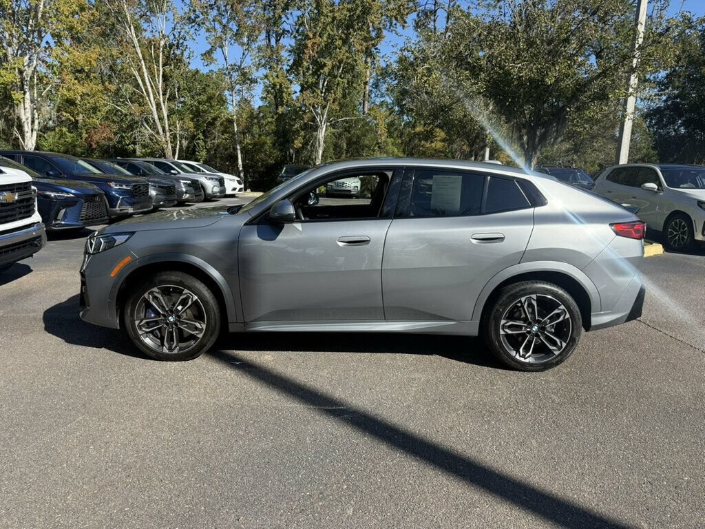 Used 2026 BMW X2 xDrive28i w/ M Sport Package AWD/4WD image 2
