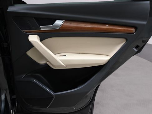 Used 2022 Audi Q5 e Premium image 17