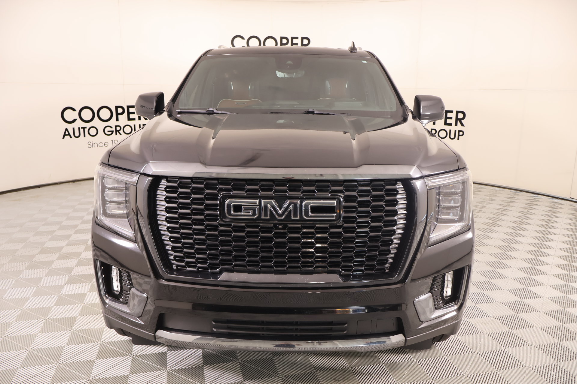 Used 2023 GMC Yukon Denali Ultimate AWD/4WD image 10