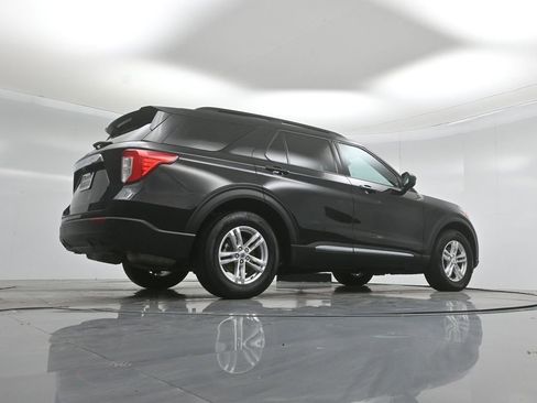 Certified 2023 Ford Explorer XLT RWD image 46