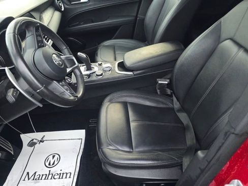 Used 2022 Alfa Romeo Stelvio Sprint image 10