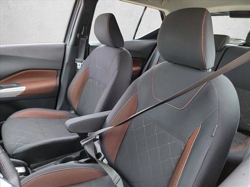 Used 2018 Nissan Kicks SR w/ Exterior Package FWD image 13