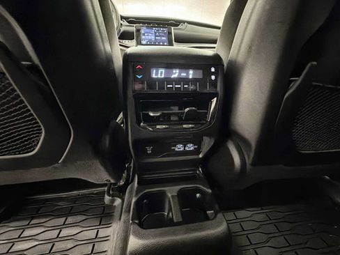 Used 2022 Jeep Grand Cherokee L Laredo w/ Luxury Tech Group I AWD/4WD image 21