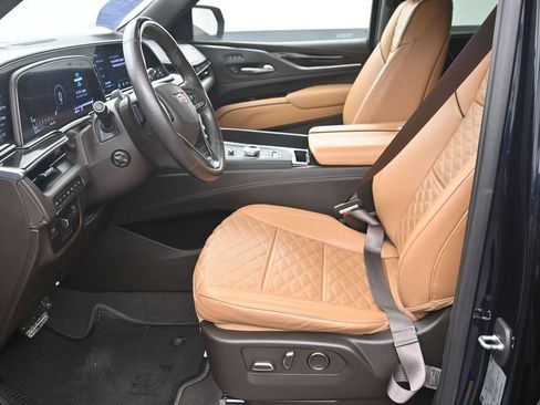 Used 2021 Cadillac Escalade Sport w/ Driver Assist Tech Package AWD/4WD image 10