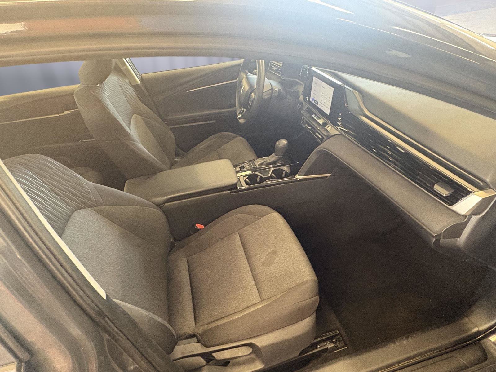 Used 2025 Toyota Camry LE FWD image 10