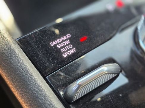 Used 2024 Jeep Grand Cherokee L Limited w/ Luxury Tech Group II image 43