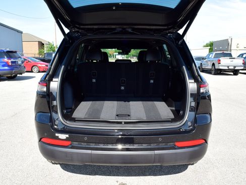 Used 2025 Jeep Grand Cherokee Limited w/ Black Appearance Package AWD/4WD image 21
