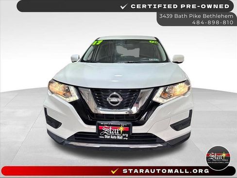 Used 2017 Nissan Rogue S AWD/4WD image 1