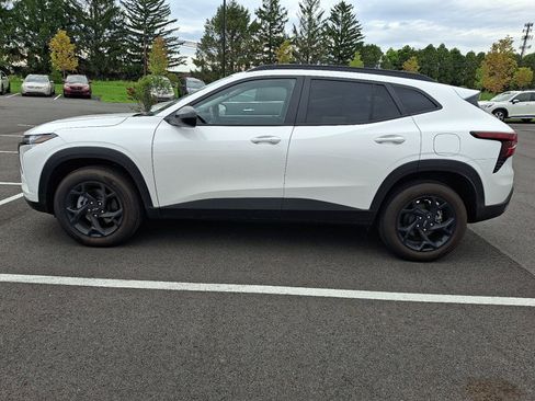 Used 2026 Chevrolet Trax LT w/ Driver Confidence Package FWD image 4