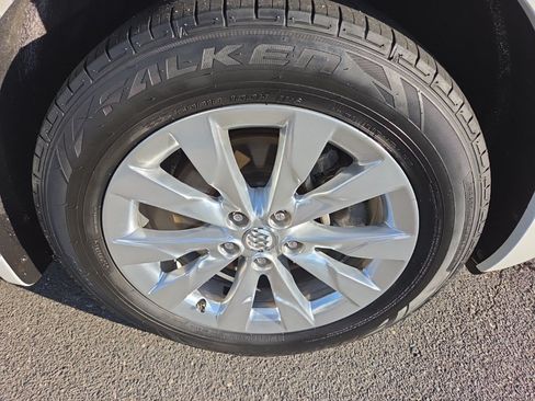 Used 2017 Buick Envision Essence FWD image 9