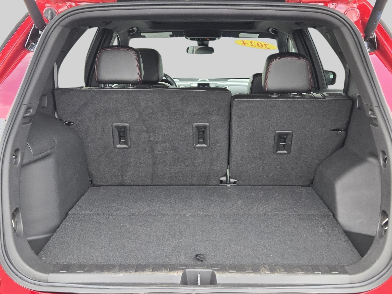 Used 2024 Chevrolet Equinox RS w/ RS Leather Package FWD image 10
