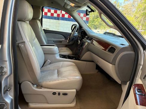 Used 2011 Chevrolet Silverado 2500 LTZ w/ Suspension Package, Off-Road image 15