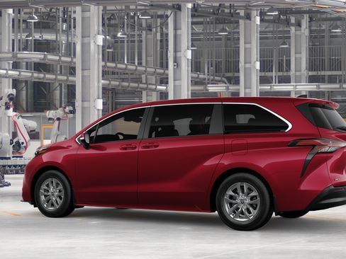 New 2026 Toyota Sienna LE FWD image 7