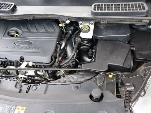 Used 2017 Ford Escape SE image 40