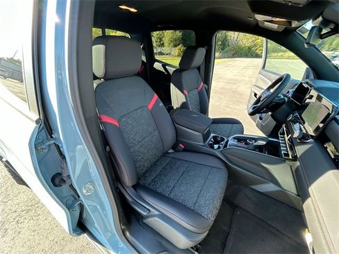 New 2025 Chevrolet Colorado Z71 w/ Technology Package image 27