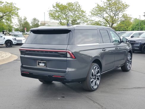 New 2026 Lincoln Navigator L Black Label AWD/4WD image 4