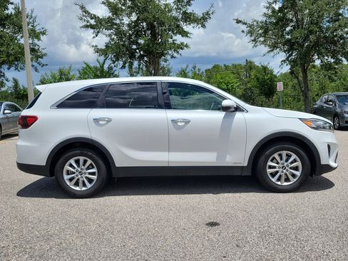 Used 2019 Kia Sorento AWD image 4