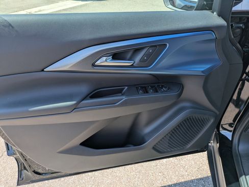 Used 2026 Chevrolet Equinox EV LT image 25