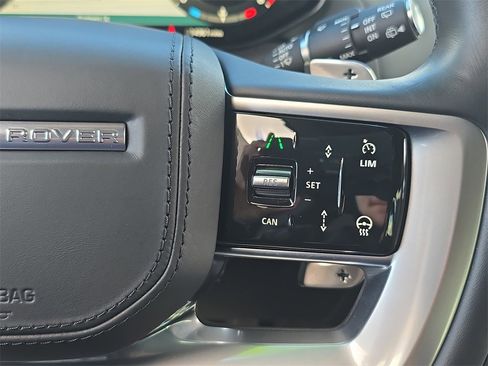 Certified 2025 Land Rover Range Rover SE image 19