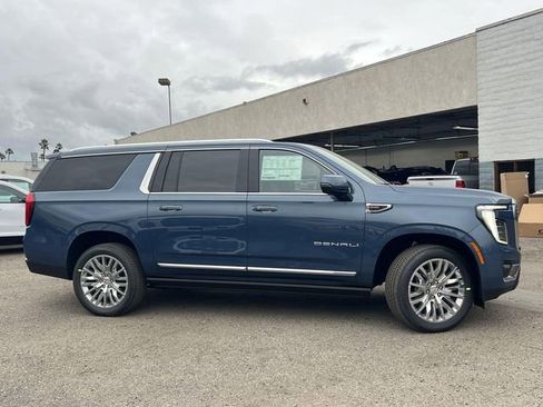 New 2026 GMC Yukon XL Denali w/ Sun & Power Step Package RWD image 2