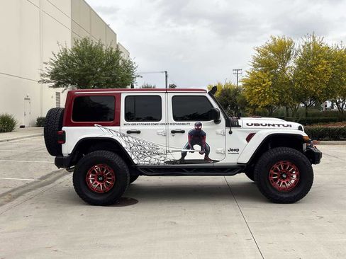 Used 2018 Jeep Wrangler Unlimited Rubicon AWD/4WD image 2