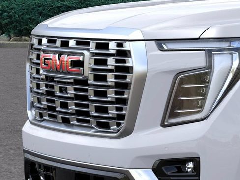 New 2026 GMC Yukon Denali w/ Denali Reserve Package AWD/4WD image 14