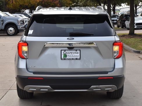 Used 2023 Ford Explorer XLT w/ Equipment Group 202A image 9