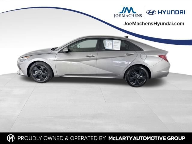 Used 2023 Hyundai Elantra SEL FWD image 8