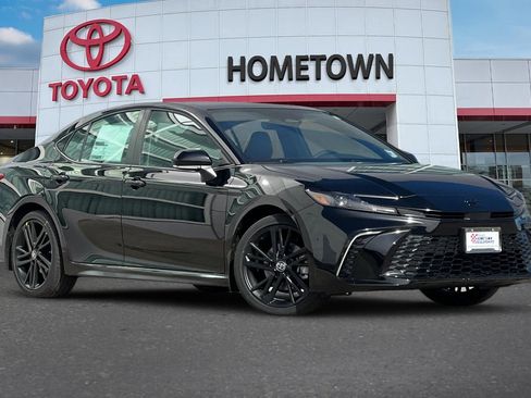 New 2026 Toyota Camry Hybrid w/ Multimedia Upgrade Package image 2