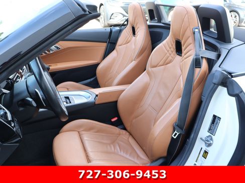 Used 2020 BMW Z4 M40i w/ Premium Package image 2