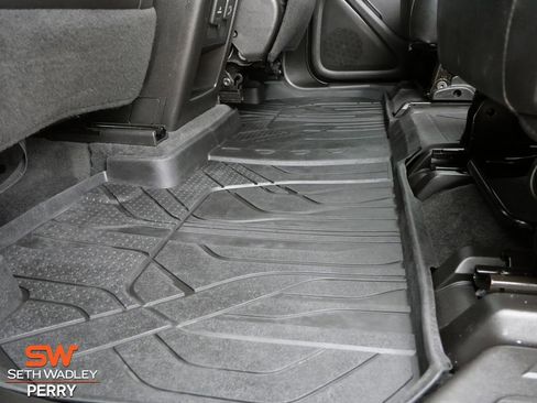 Used 2021 Chevrolet Traverse Premier w/ Redline Edition image 14