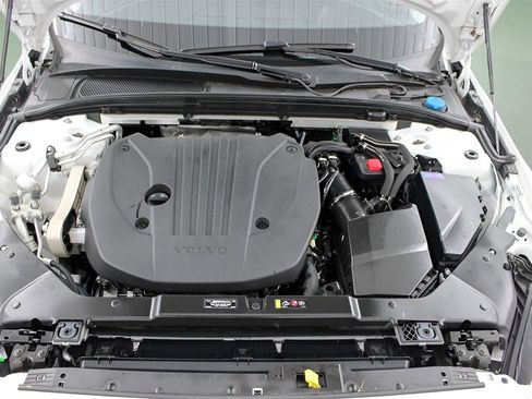 Certified 2022 Volvo S60 B5 Momentum w/ Premium Package image 25