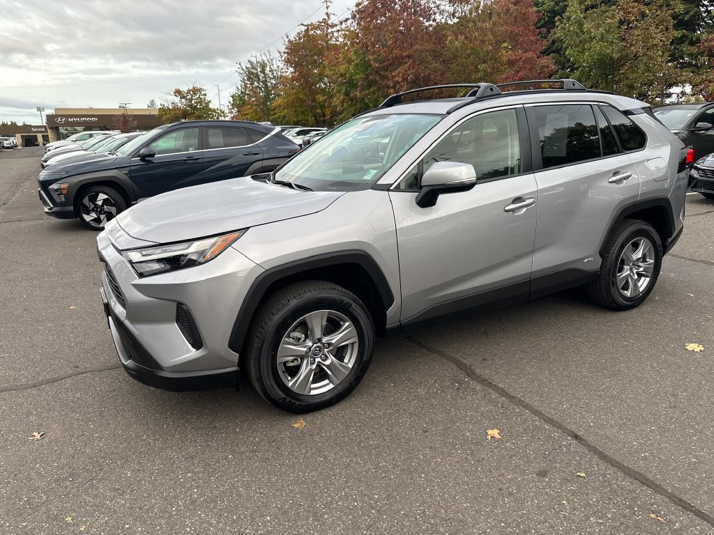 Used 2025 Toyota RAV4 XLE w/ Convenience Package AWD/4WD image 2