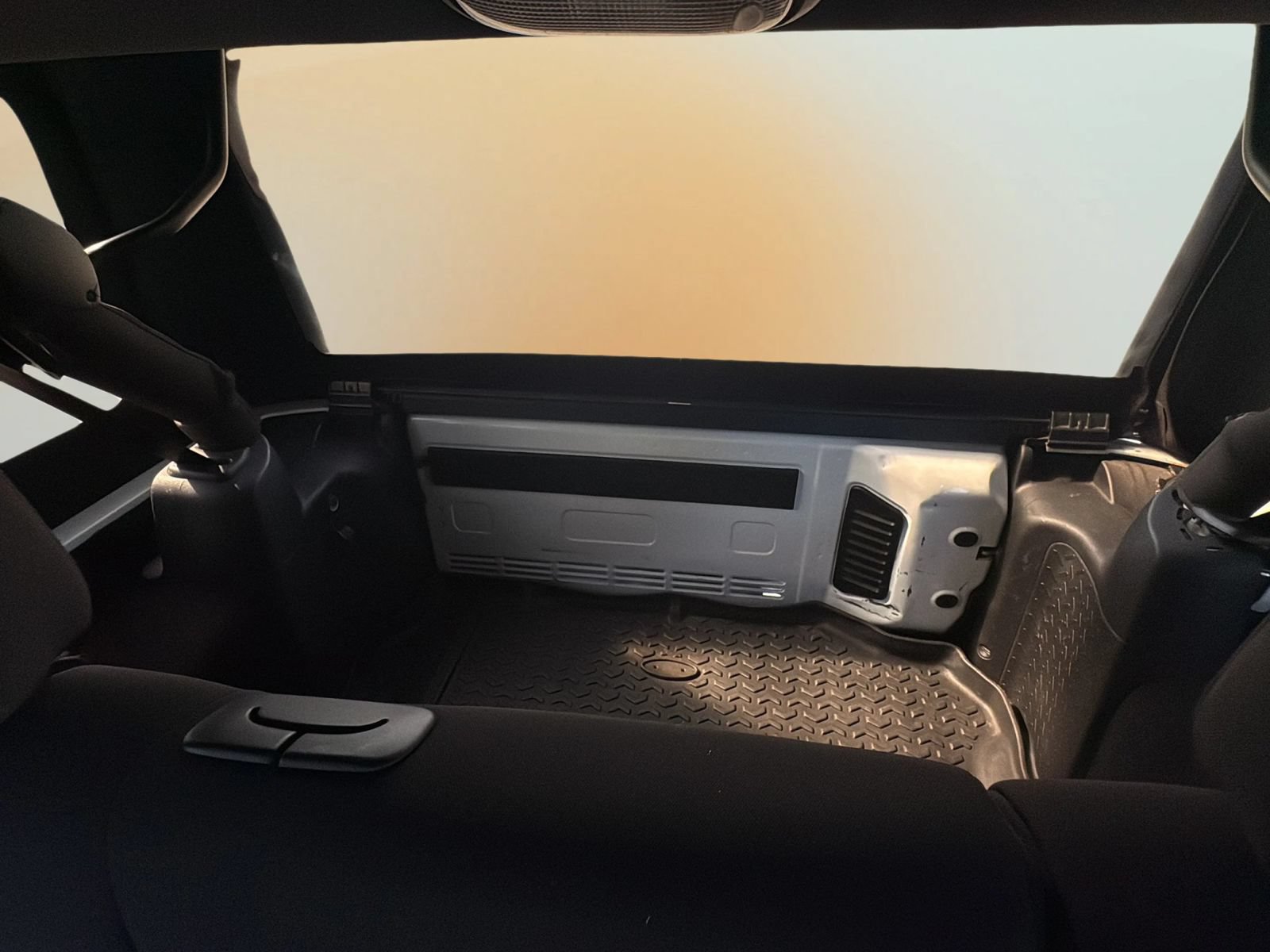 Used 2018 Jeep Wrangler Unlimited Sport AWD/4WD image 22
