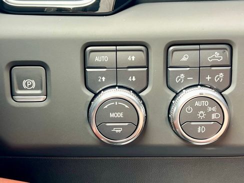 Used 2024 GMC Sierra 1500 Denali Ultimate image 33