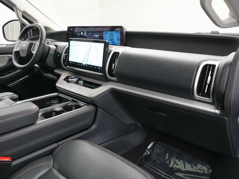 Certified 2025 Ford Expedition Active AWD/4WD image 29