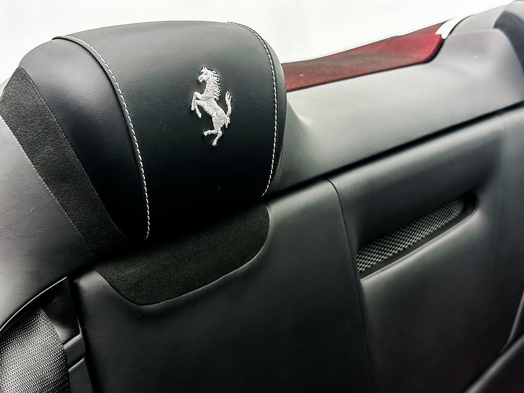 Certified 2025 Ferrari Roma Spider RWD image 31