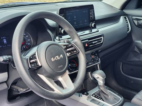 Used 2022 Kia Seltos LX AWD/4WD image 23