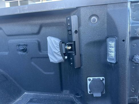 Used 2023 GMC Sierra 2500 Denali w/ Denali Ultimate Package image 5