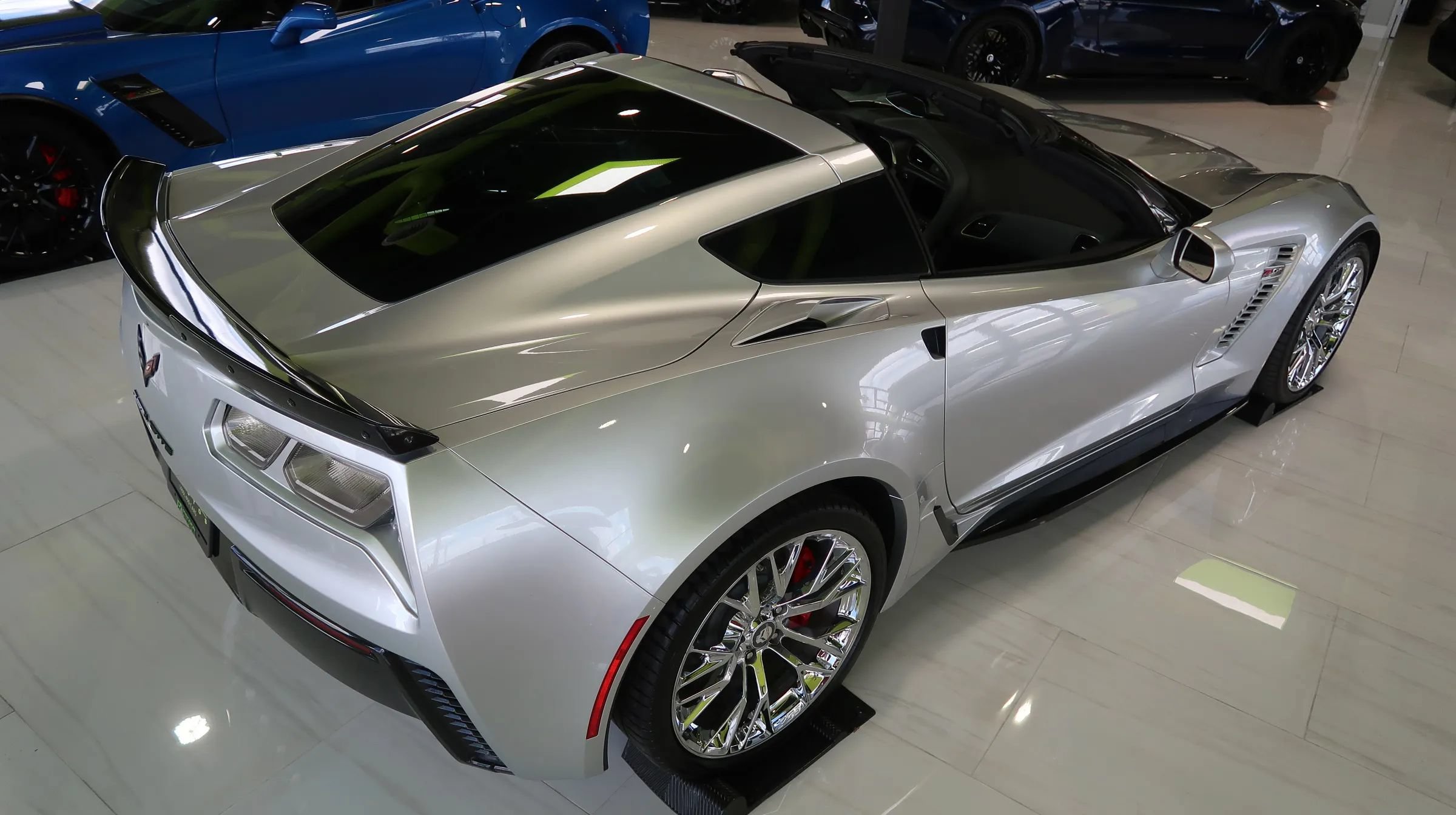 Used 2017 Chevrolet Corvette Z06 RWD image 9