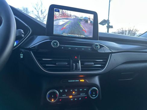 Used 2022 Ford Escape SEL w/ SEL Stealth AWD Package image 18