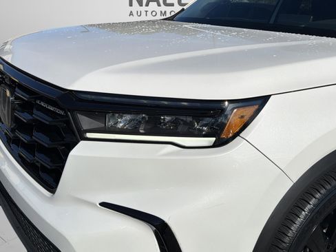 Certified 2025 Honda Pilot Black Edition image 25