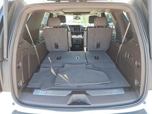 Used 2023 GMC Yukon Denali image 6