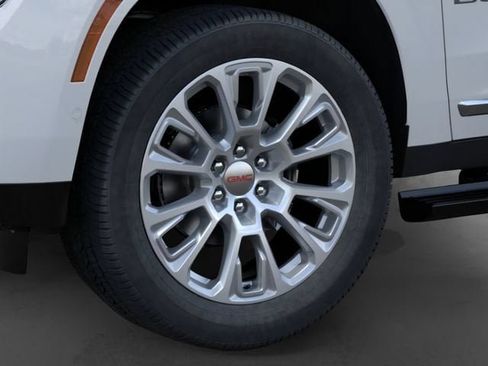 New 2026 GMC Yukon Denali w/ Sun & Power Step Package AWD/4WD image 9