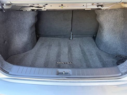 Used 2013 Nissan Sentra SV FWD image 29