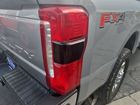 Used 2024 Ford F350 Lariat w/ Lariat Ultimate Package AWD/4WD image 38