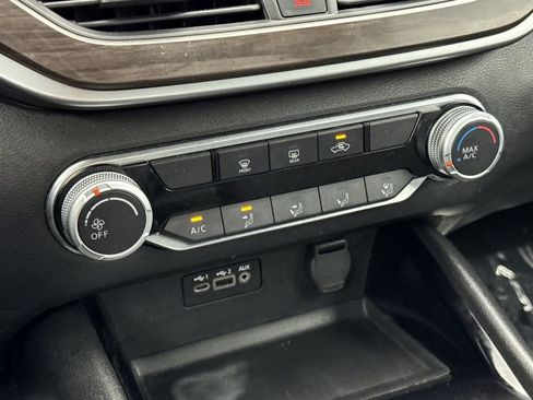 Used 2024 Nissan Altima 2.5 SV image 18